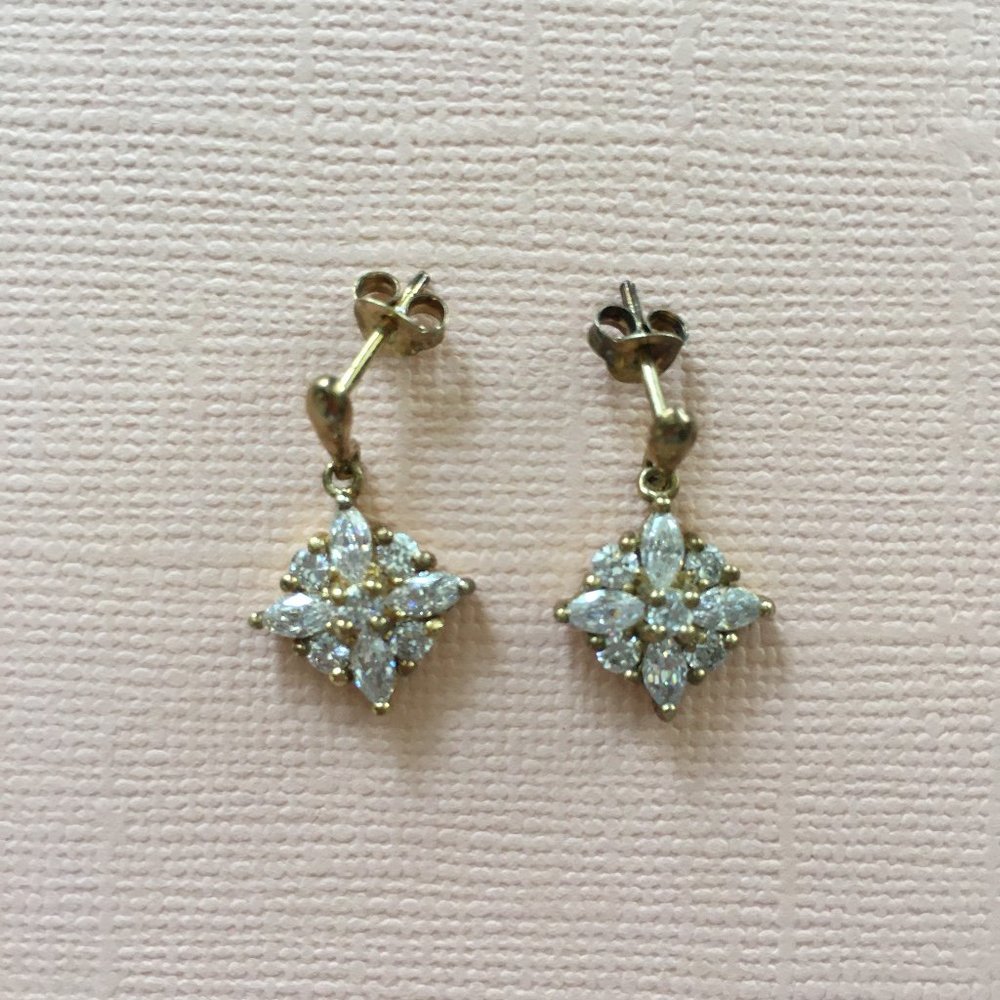 Vintage Diamond Shaped Gold Dangly Earrings